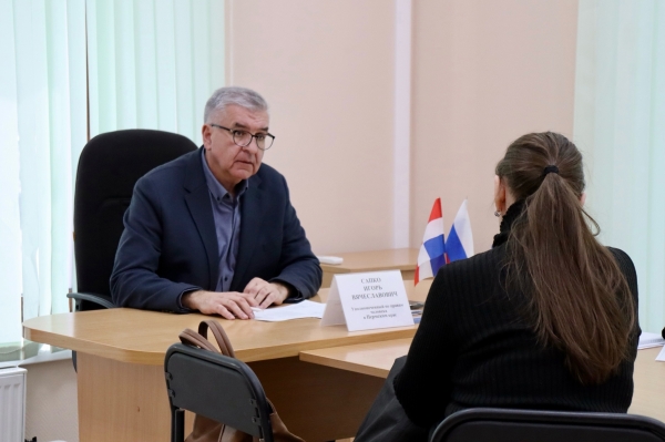 Игорь Сапко провел личный прием граждан в государственной приемной в Перми