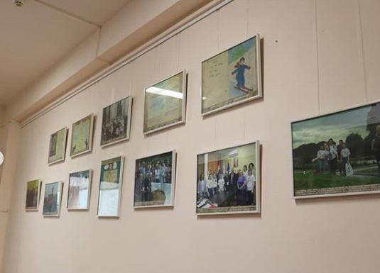Краевой омбудсмен Павел Миков открыл очередную фотовыставку - экспозиция посвящена проекту «Спасённое детство»