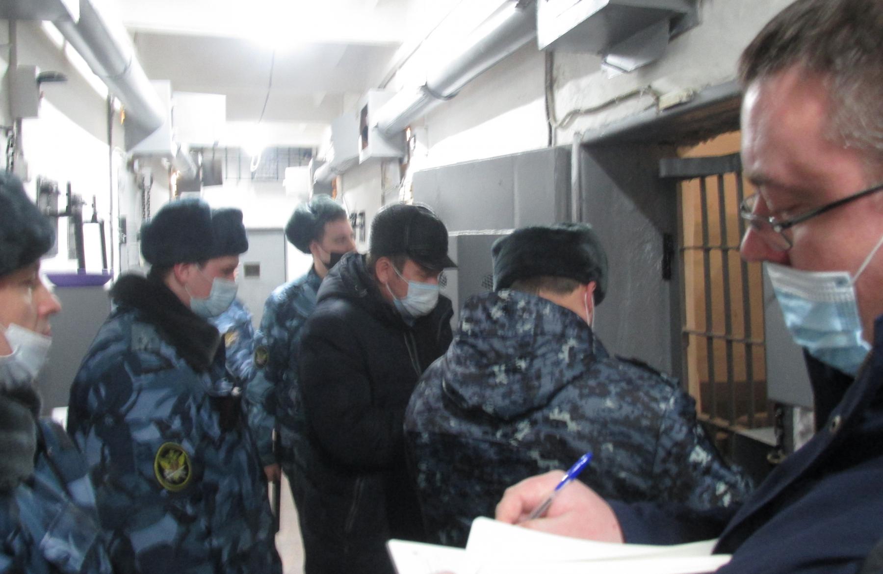 Осужденные пермской ИК-10 пожаловались Уполномоченному на взыскания, неоказание медпомощи, пропажу личных вещей