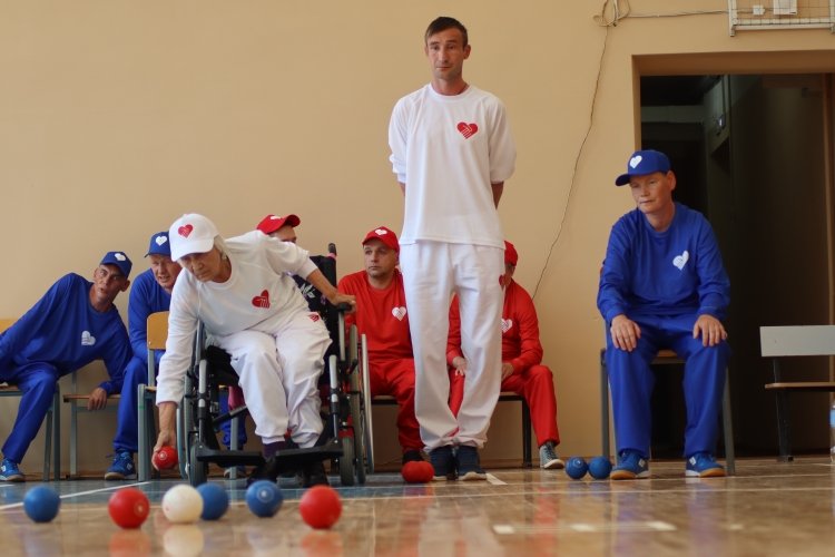 В Елово состоялся VI зональный этап II краевого турнира среди инвалидов, проживающих в интернатах, по Бочча.