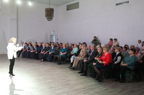 В ДК "Губерния" состоялся концерт для членов семей военнослужащих, которые с честью исполняли и исполняют воинский долг, защищая Россию